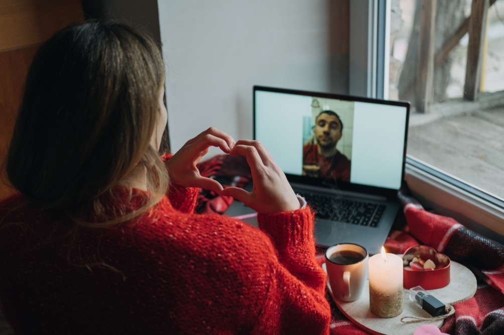 キャットフィッシング(きゃっとふぃっしんぐ)とは